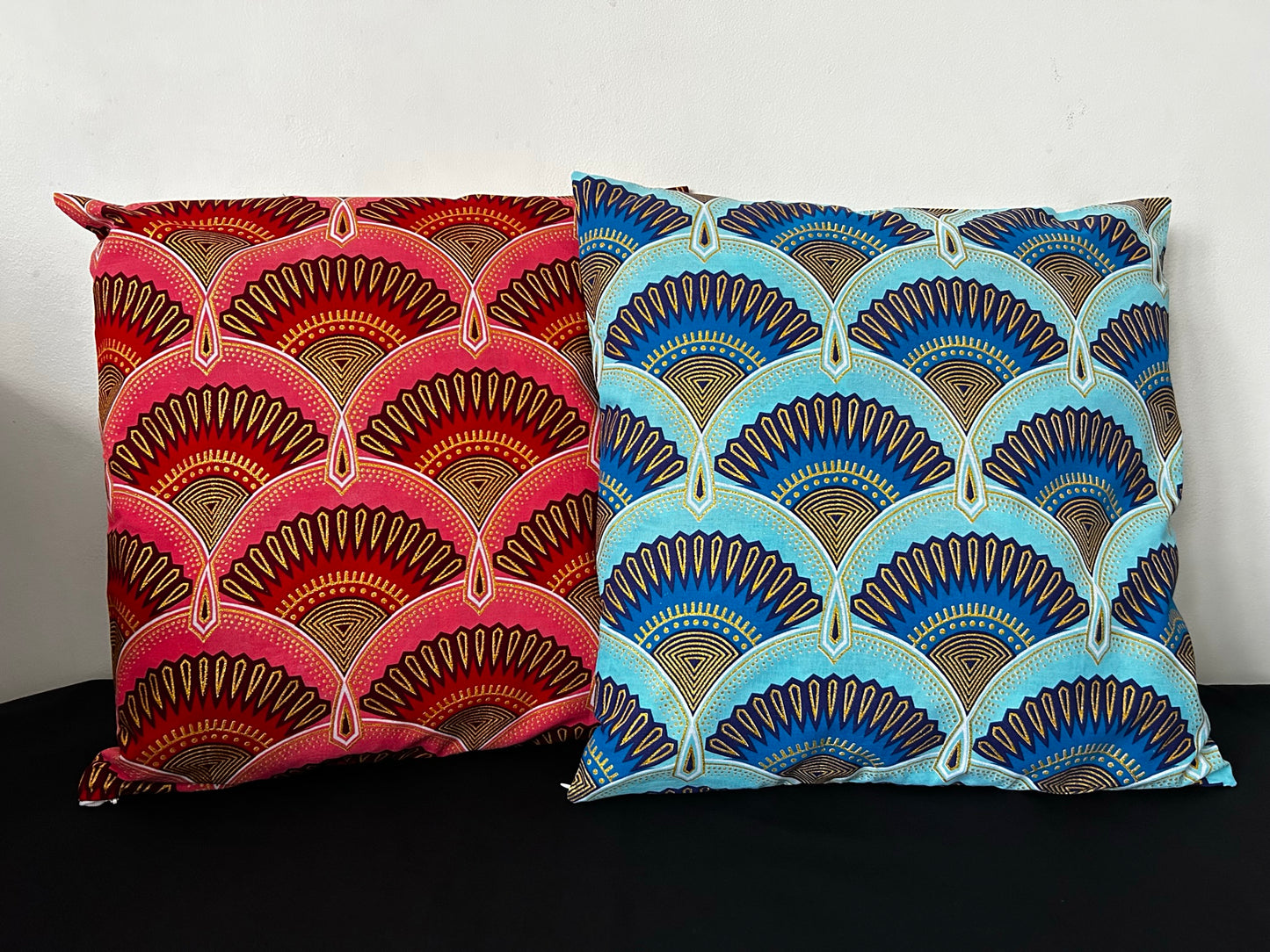 Housse de coussin n°144 - Wax Paon Bleu Clair