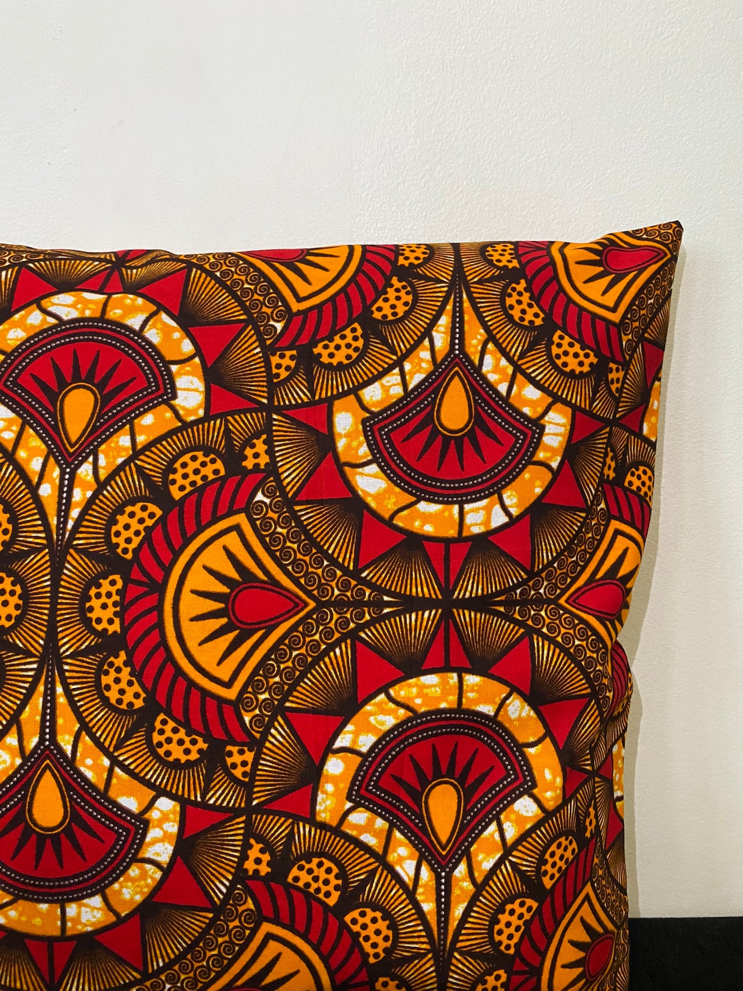 Housse de coussin wax n°129 - Motif Géométrique afro Orange Rouge