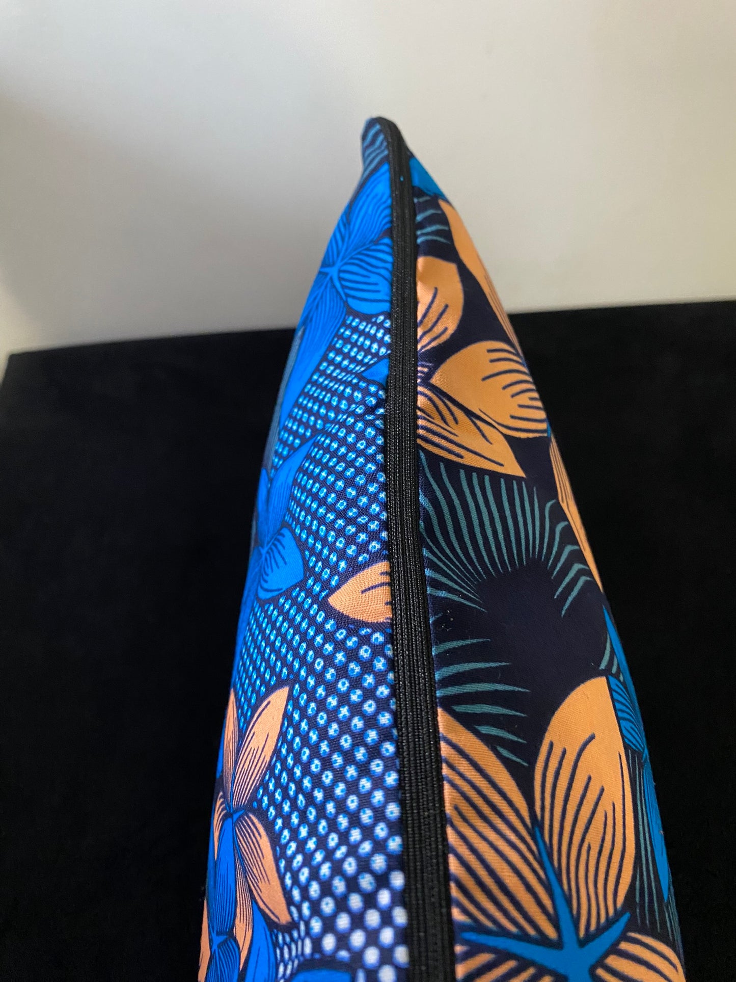 Housse de coussin wax n°131 - Motif Fleurs Bleu Saumon