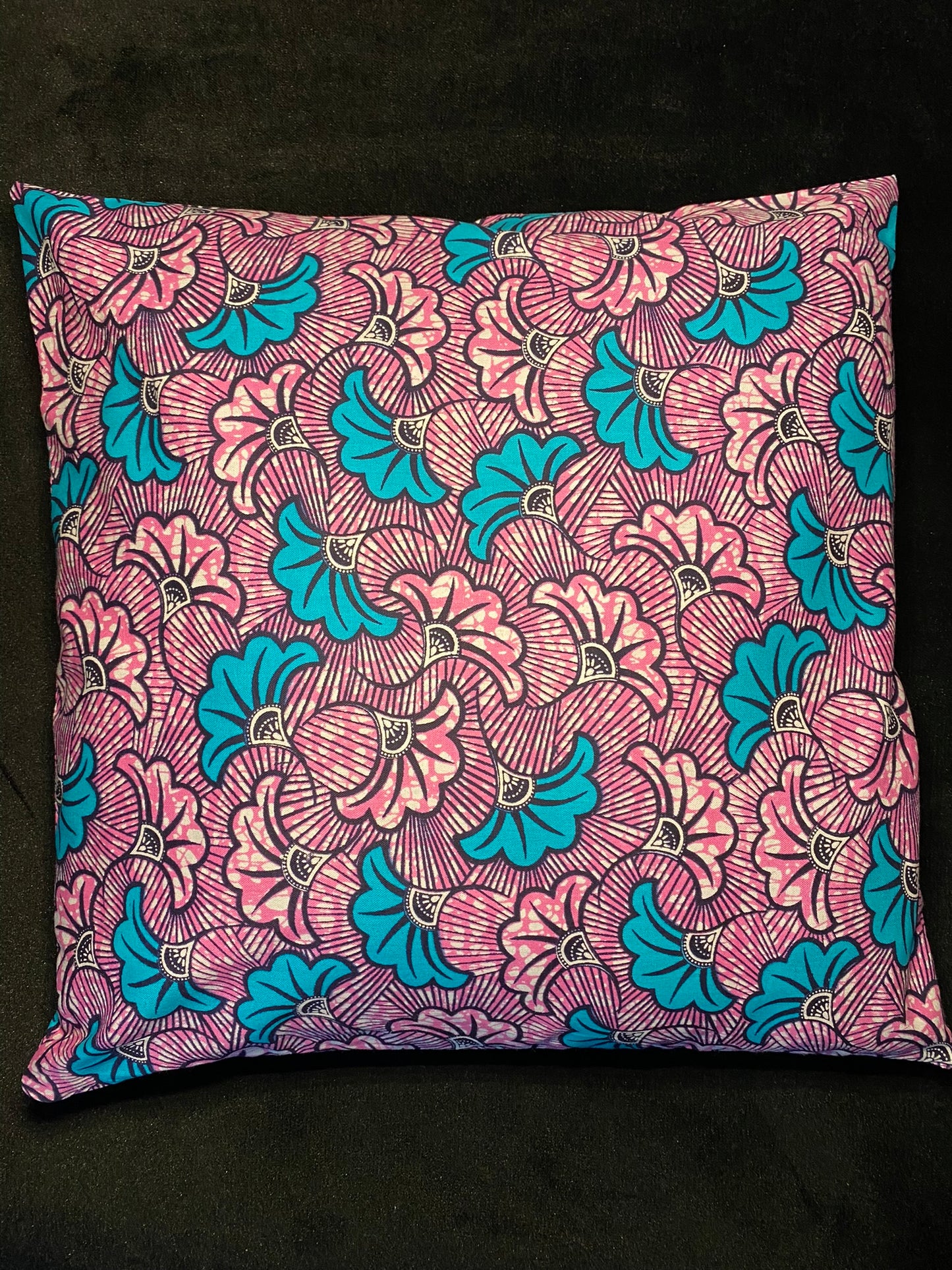 Housse de coussin wax n°141 - Fleur de mariage mini rose bleu