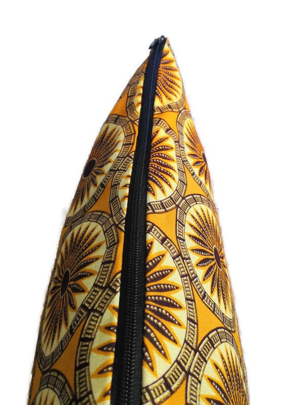 Housse de coussin n°39 - Wax satiné Rosace jaune doré