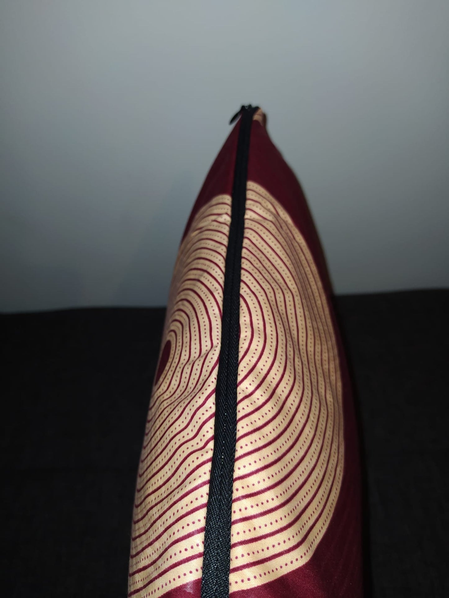 Wax cushion cover - Circular Bordeaux/Beige