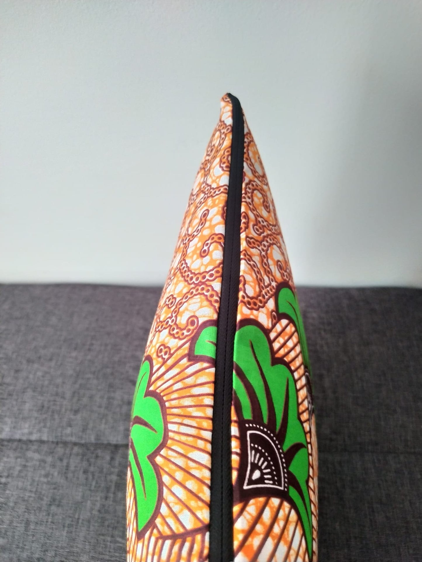 Housse de coussin wax n°15-1 - Fleur de mariage Vert sur Orange - modèle 1