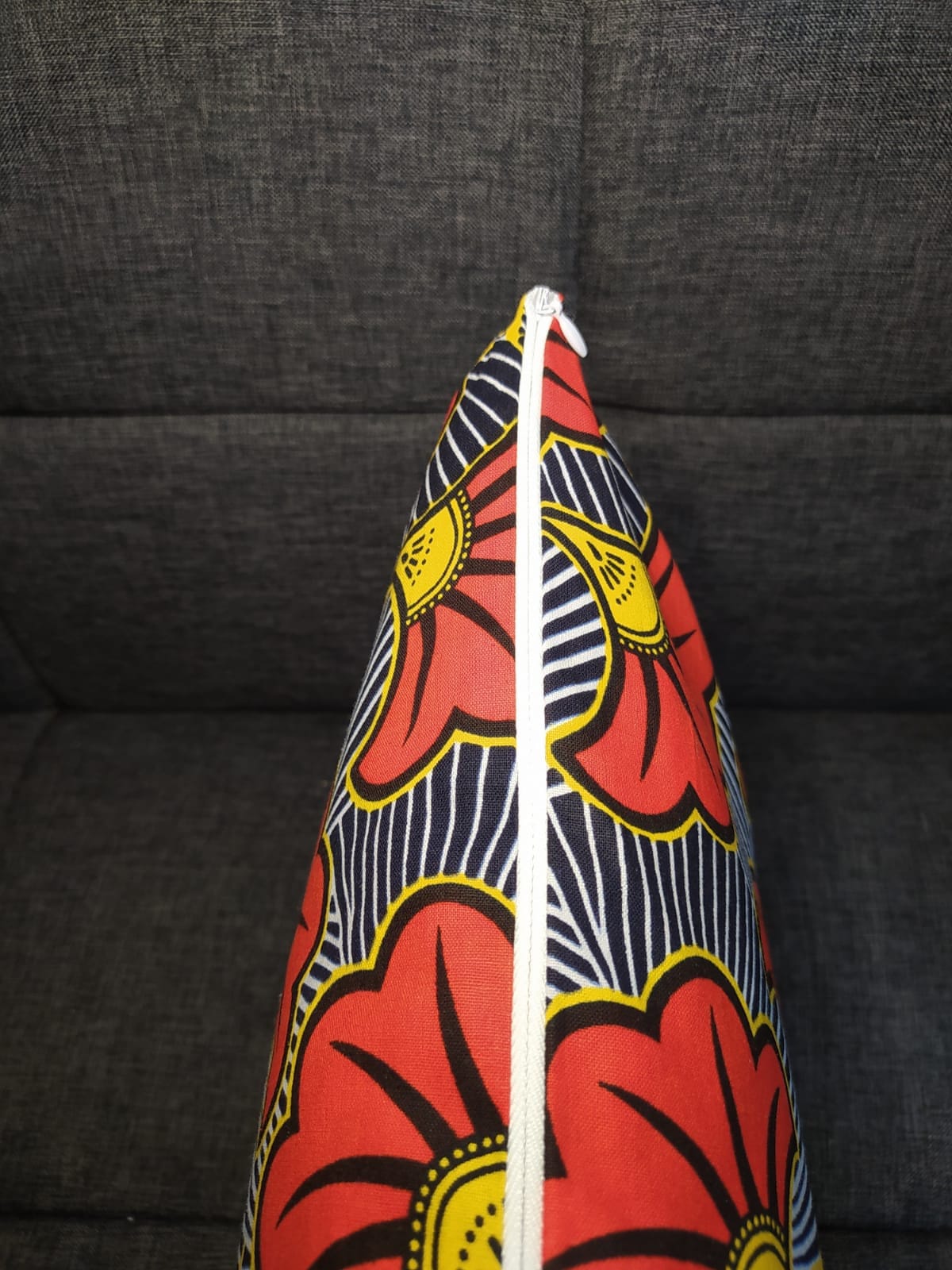 Housse de coussin wax n°3 - Fleur de mariage orange doré