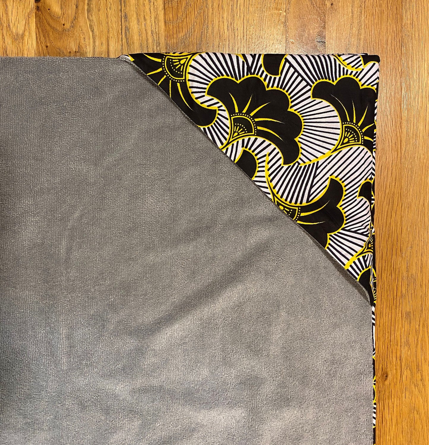 Hooded towel, Bath cape, Baby bathrobe - In 100% cotton wax and OEKO-TEX® bamboo micro sponge - Black gold wedding flower