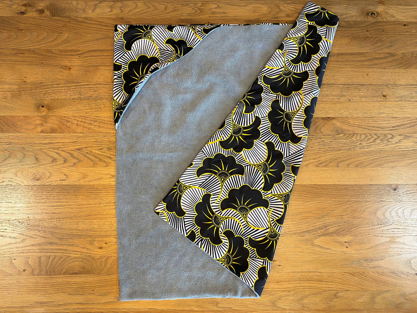 Hooded towel, Bath cape, Baby bathrobe - In 100% cotton wax and OEKO-TEX® bamboo micro sponge - Black gold wedding flower