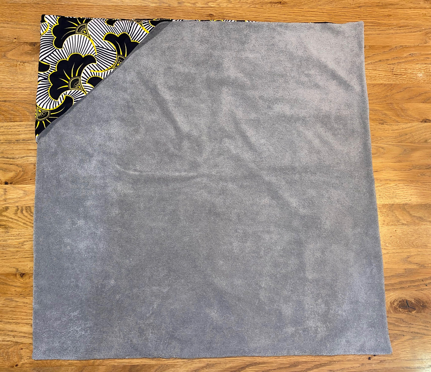 Hooded towel, Bath cape, Baby bathrobe - In 100% cotton wax and OEKO-TEX® bamboo micro sponge - Black gold wedding flower