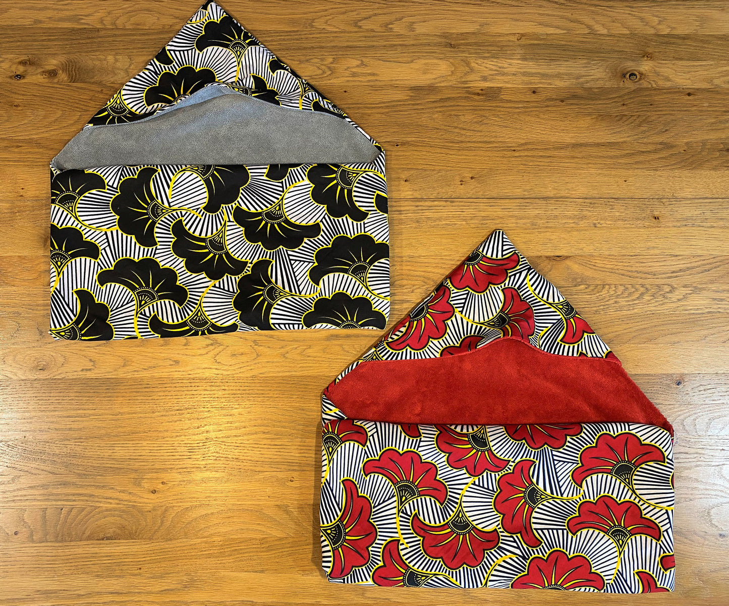 Serviette à capuche, Cape de bain, Sortie de bain bébé - En wax 100% coton et micro éponge bambou OEKO-TEX® - Fleur de mariage rouge doré