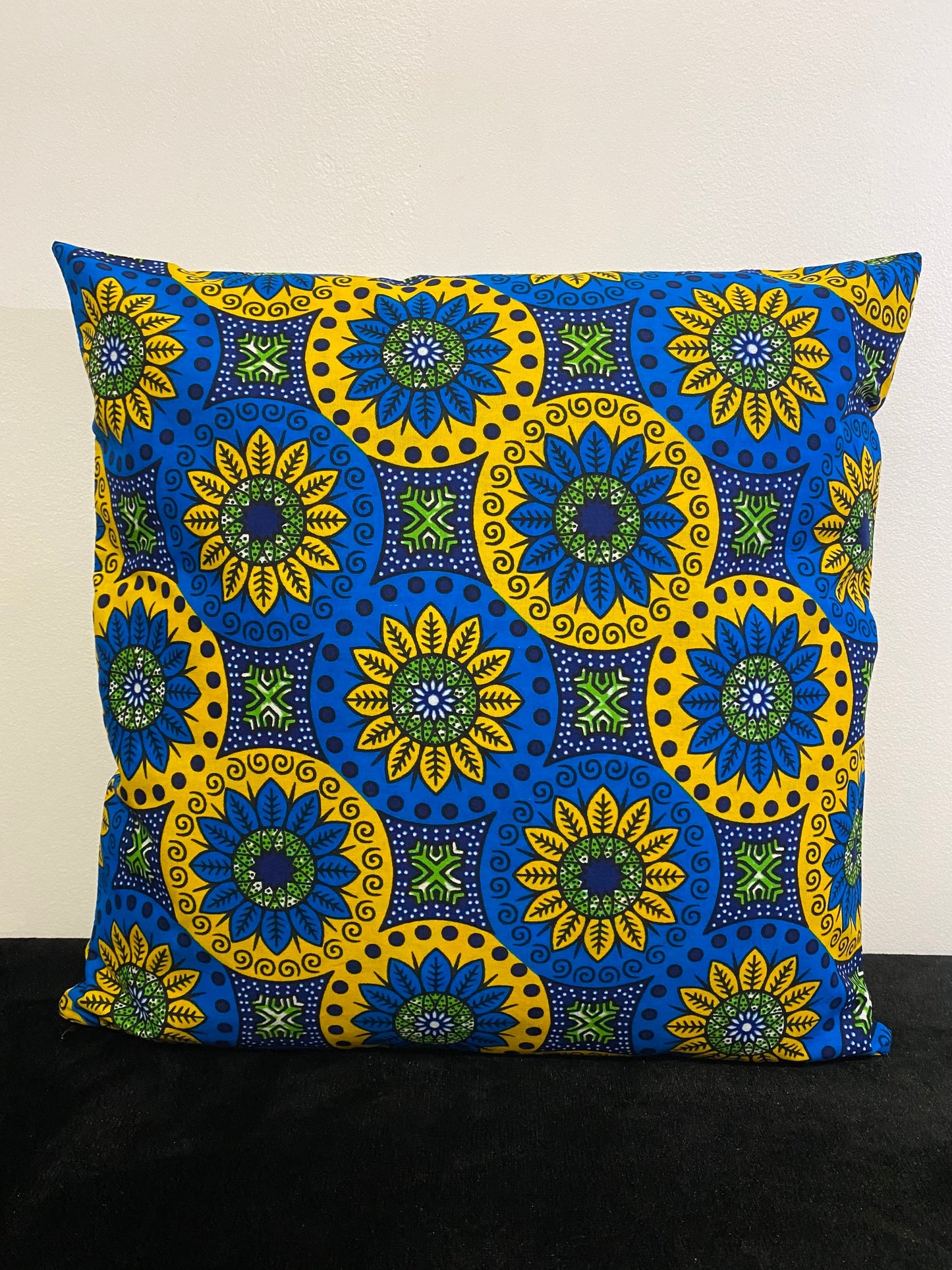 Housse de coussin wax n°18 - Motif Florale Jaune et Bleu