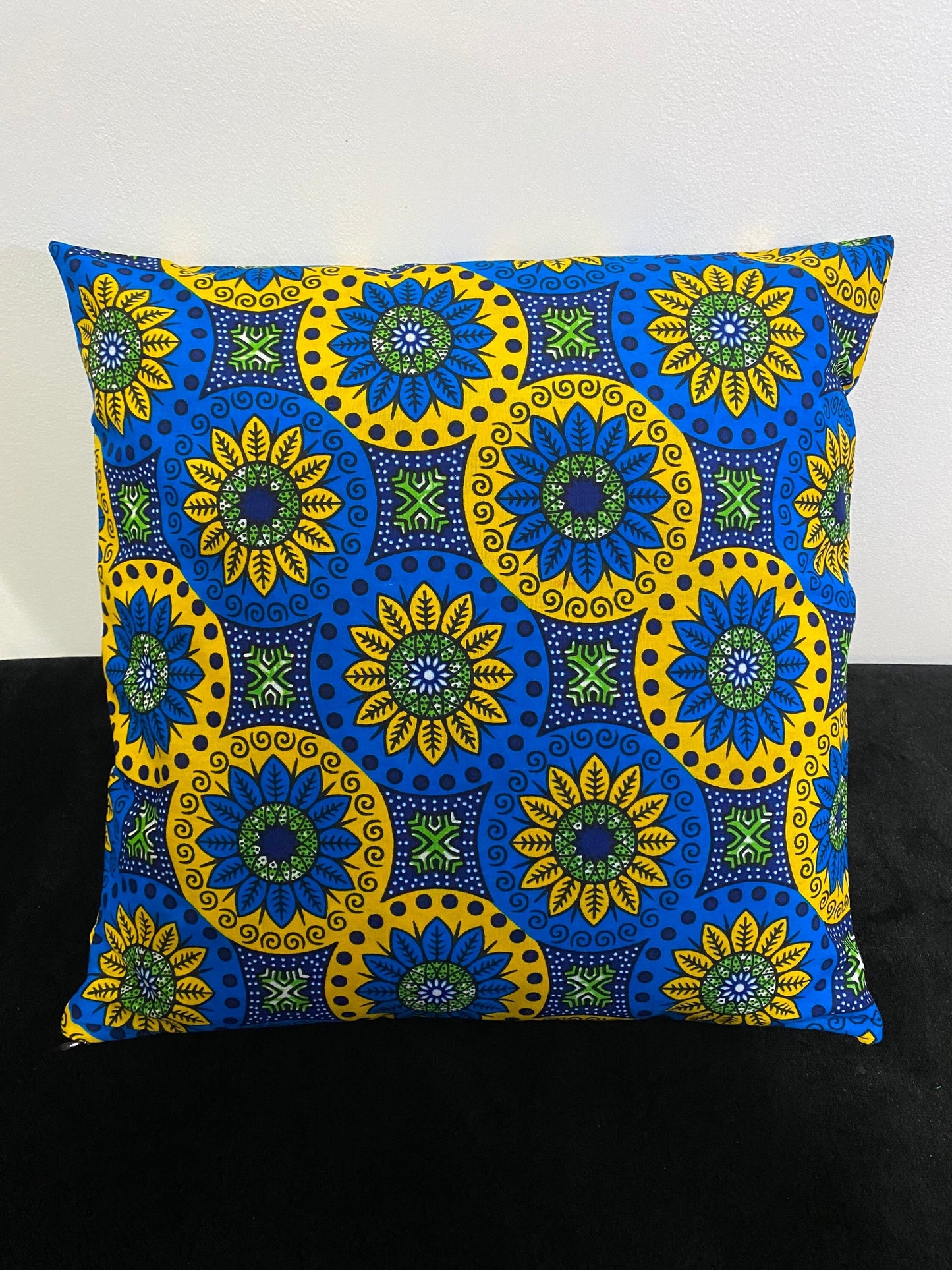 Housse de coussin wax n°18 - Motif Florale Jaune et Bleu