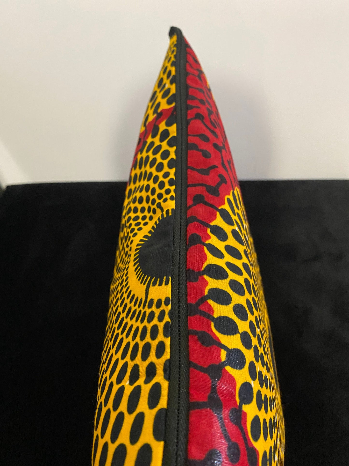 Housse de coussin wax n°12 - Cercles Jaunes sur Rouge