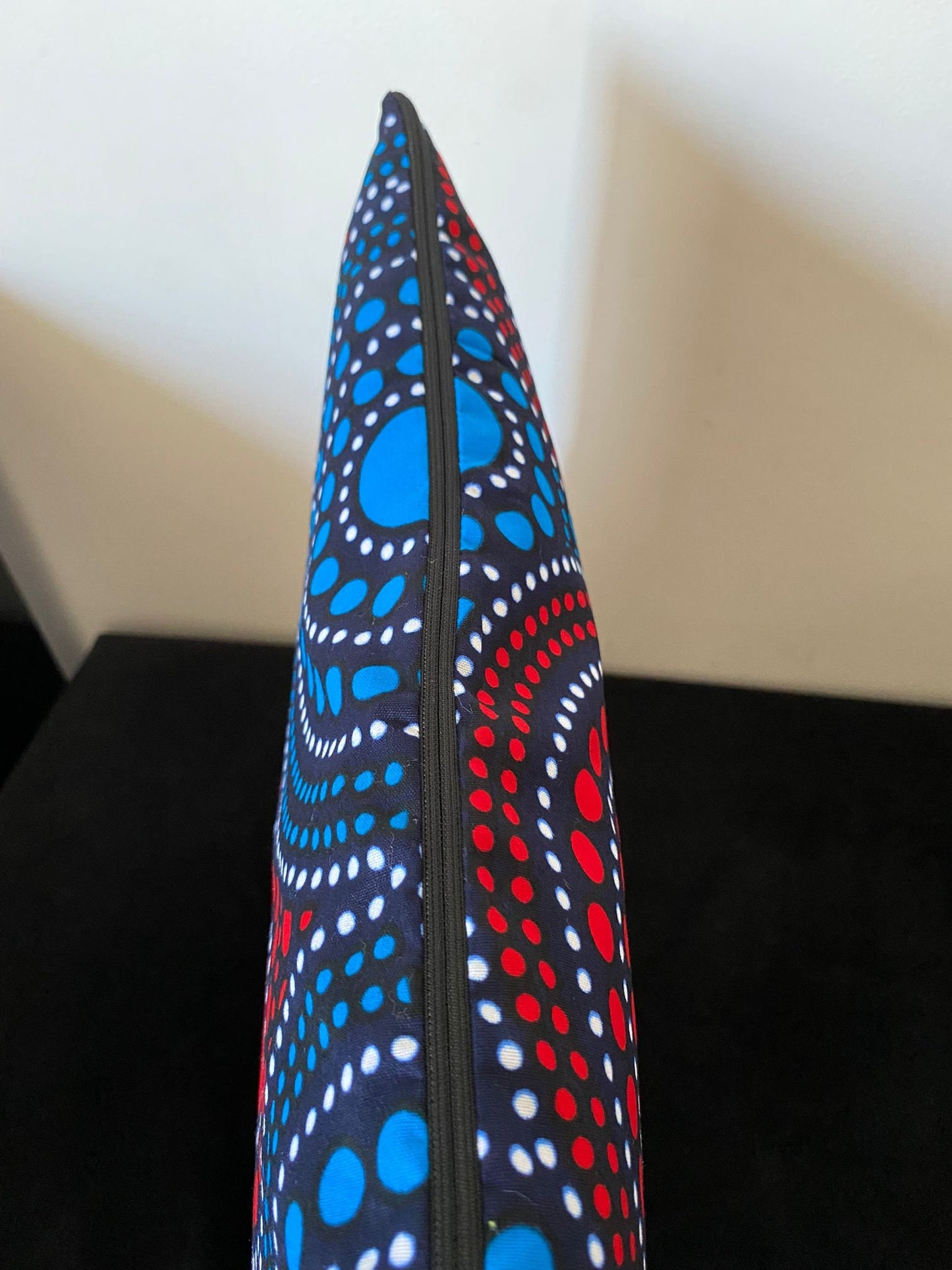 Housse de coussin wax n°121 - Motif Soleil Bleu Rouge