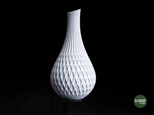 Apex — Vase décoratif à facettes — photographie du créateur — designed by h3li0