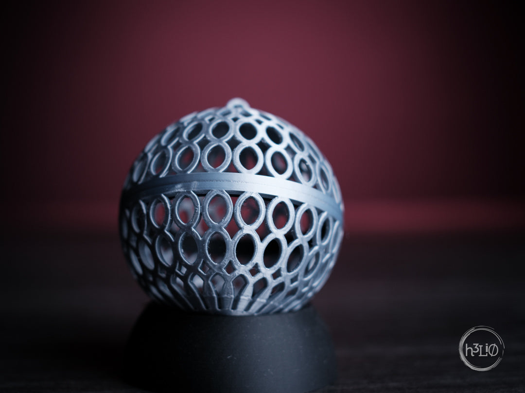 Christmas Ornament — Ornement sphérique — photographie du créateur — designed by h3li0