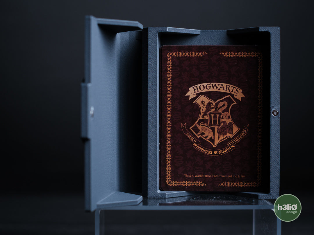 Card Deck — Boîte pour jeu de cartes — photographie du créateur — designed by h3li0
