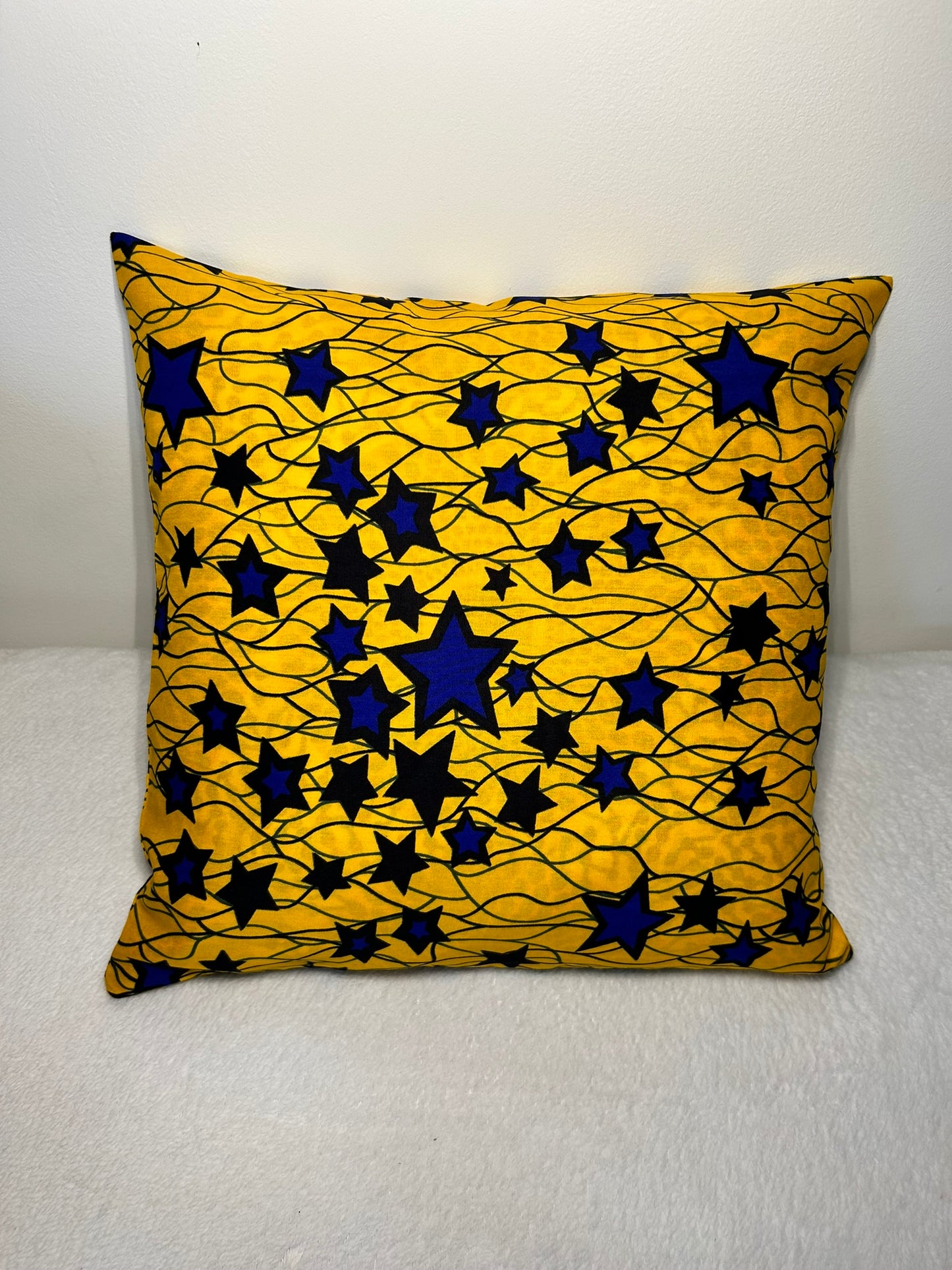 Housse de coussin n°161 - Etoiles Bleu sur Jaune