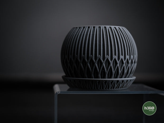 Zyra — Pot et soucoupe à motifs — visuel du créateur — designed by h3li0