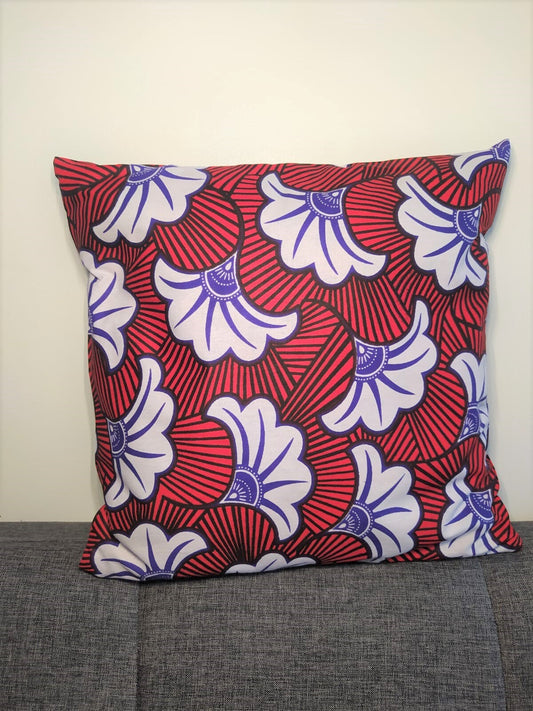 Housse de coussin wax n°26 - Fleur de mariage fleurs blanches sur rouge