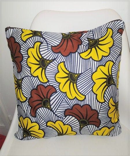 Housse de coussin wax n°91 - Fleur de mariage marron/jaune