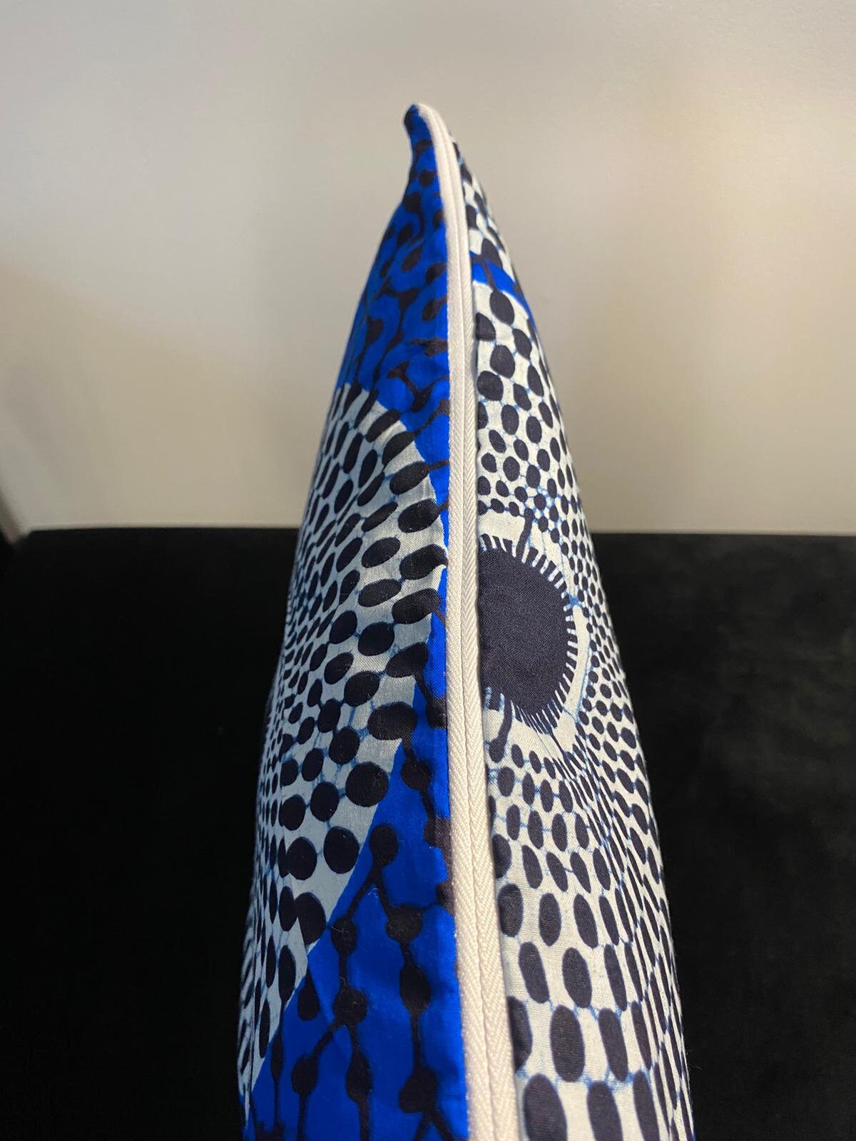 Cushion cover - Premium Quality Cotton - "Target" pattern - Blue &amp; Black/White