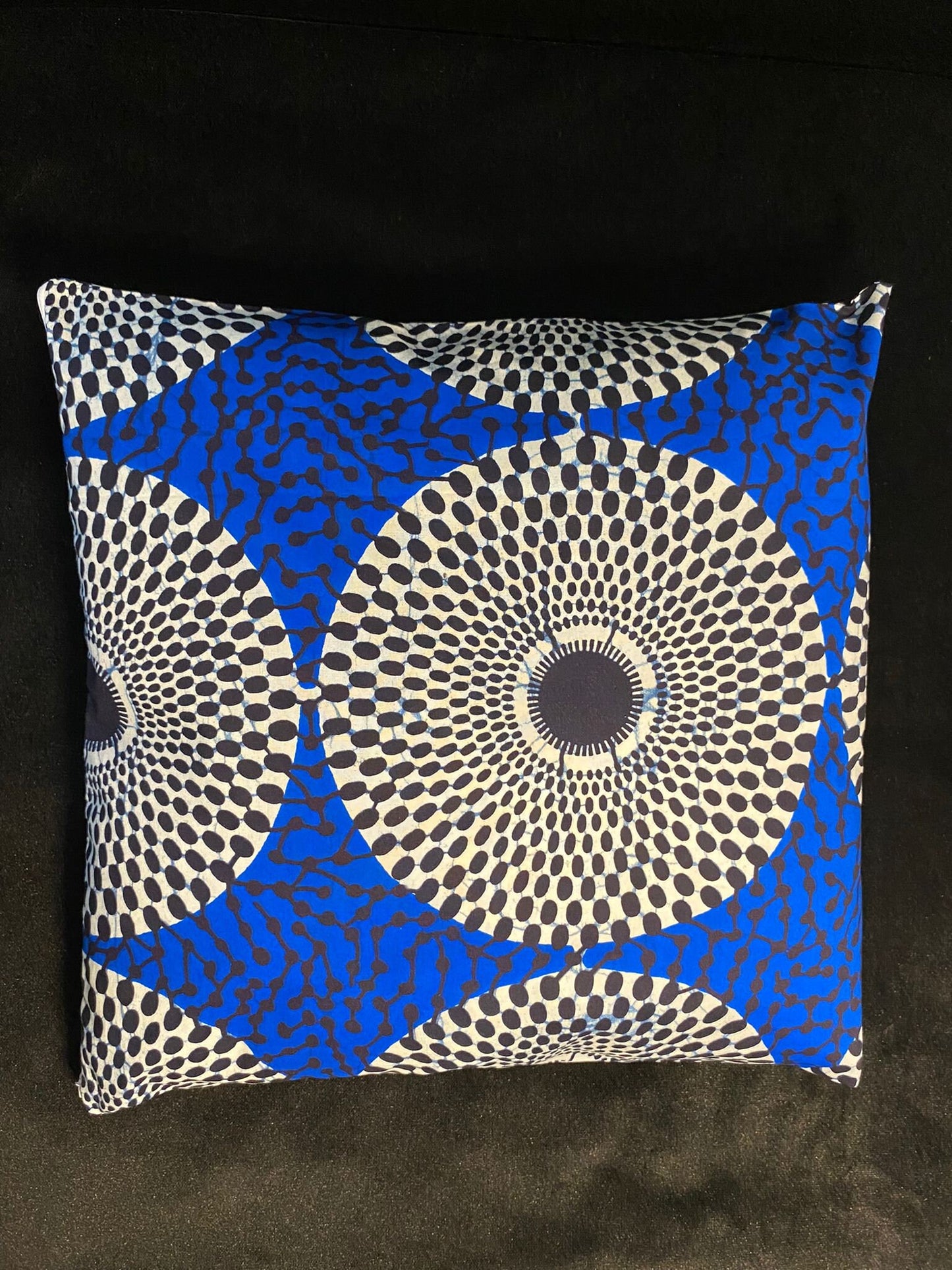 Cushion cover - Premium Quality Cotton - "Target" pattern - Blue &amp; Black/White